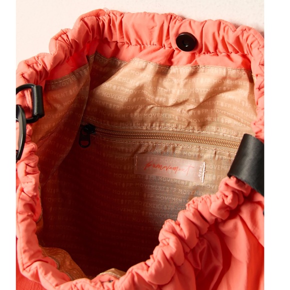 NWT Flame FP Movement Rest Day Carryall - Picture 4 of 6